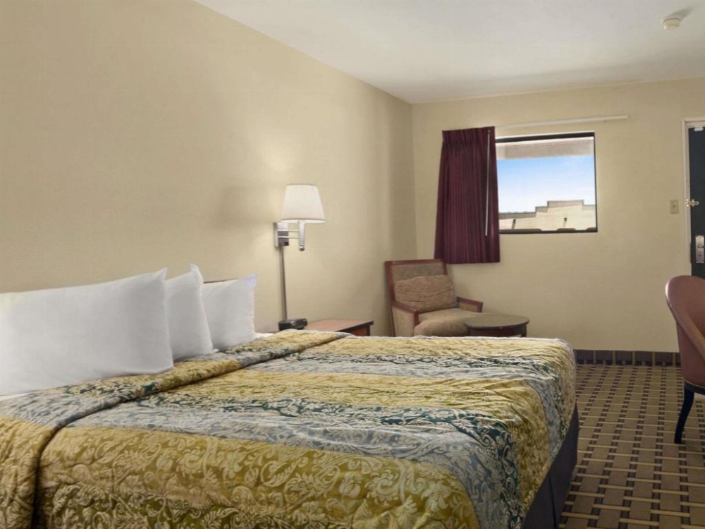 Travelodge by Wyndham Clovis Image 12