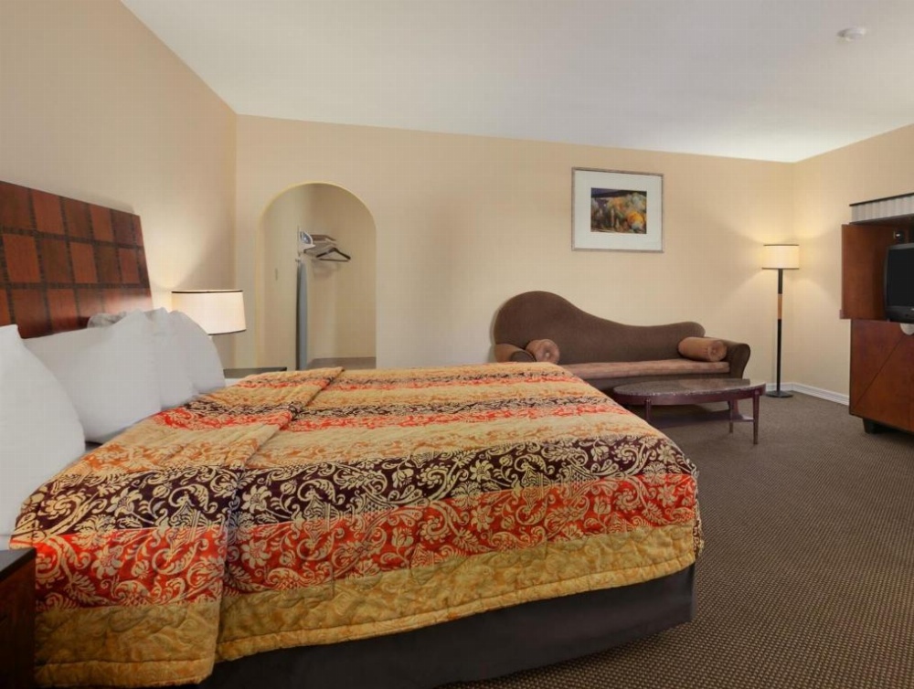 Travelodge by Wyndham Clovis Image 13