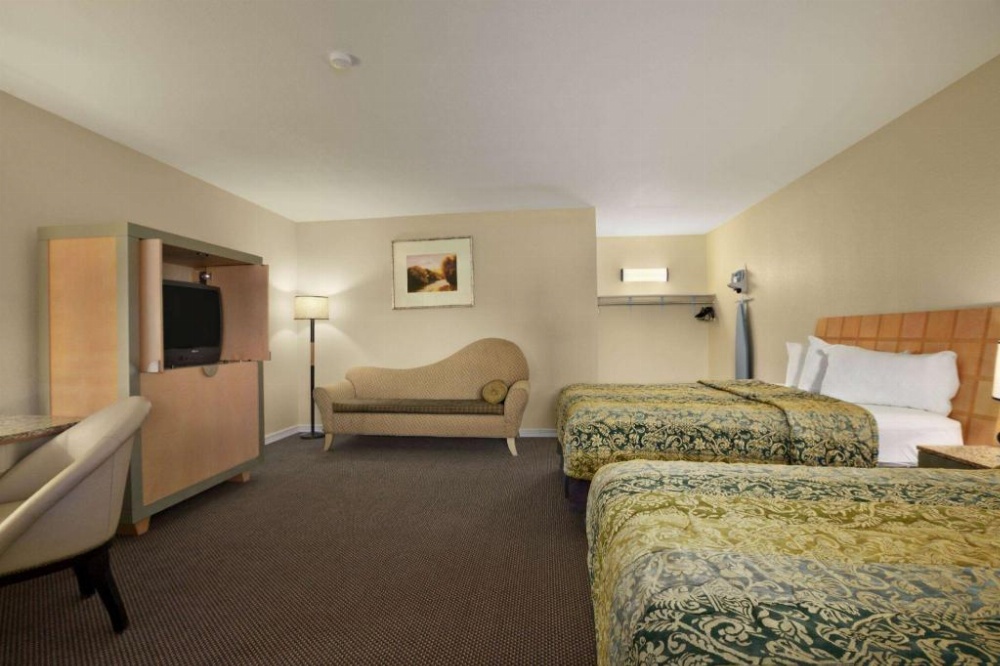 Travelodge by Wyndham Clovis Main image