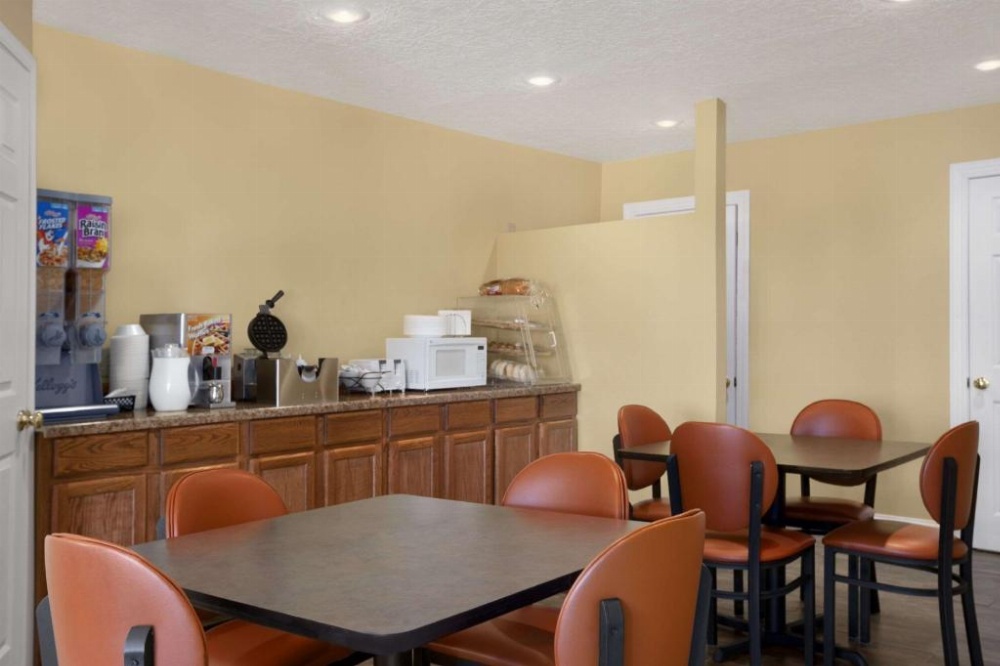 Travelodge by Wyndham Clovis Image 21