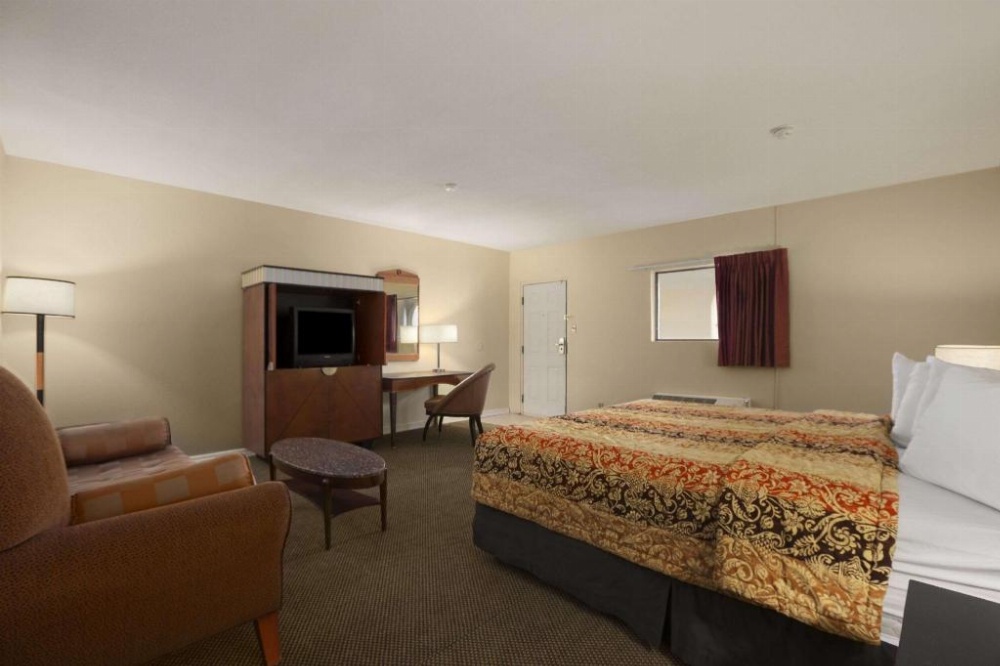Travelodge by Wyndham Clovis Main image