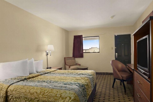 Travelodge by Wyndham Clovis image 6