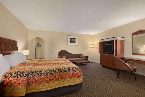 Travelodge by Wyndham Clovis image 9